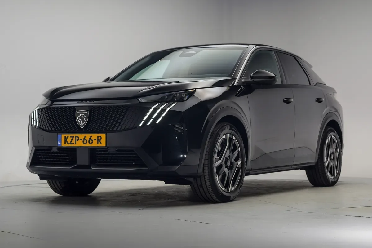 Peugeot e-3008 (2025) — foto 1