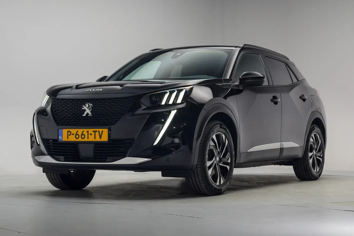Peugeot e-2008 (2021) — foto 1