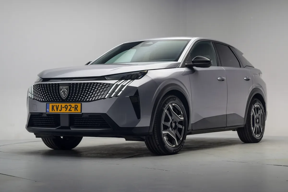 Peugeot e-3008 (2025) — foto 1