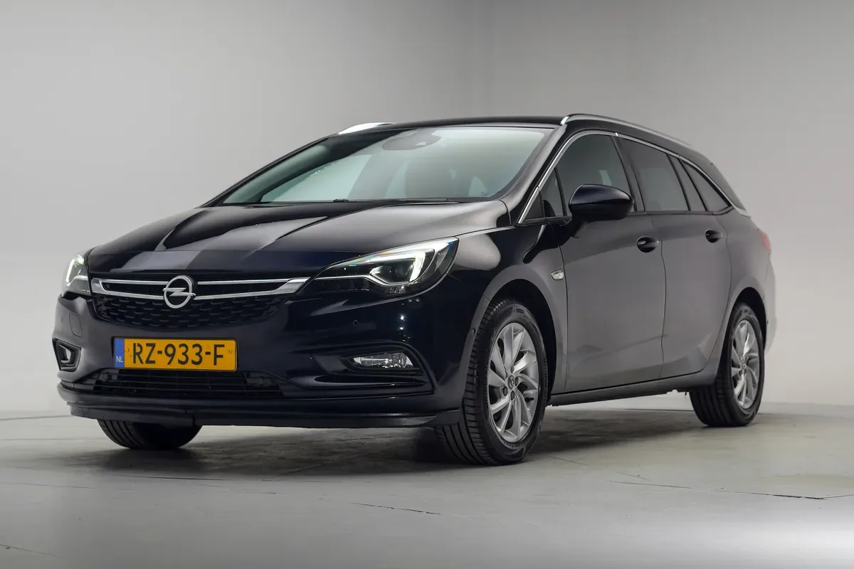 Opel Astra (2018) — foto 1