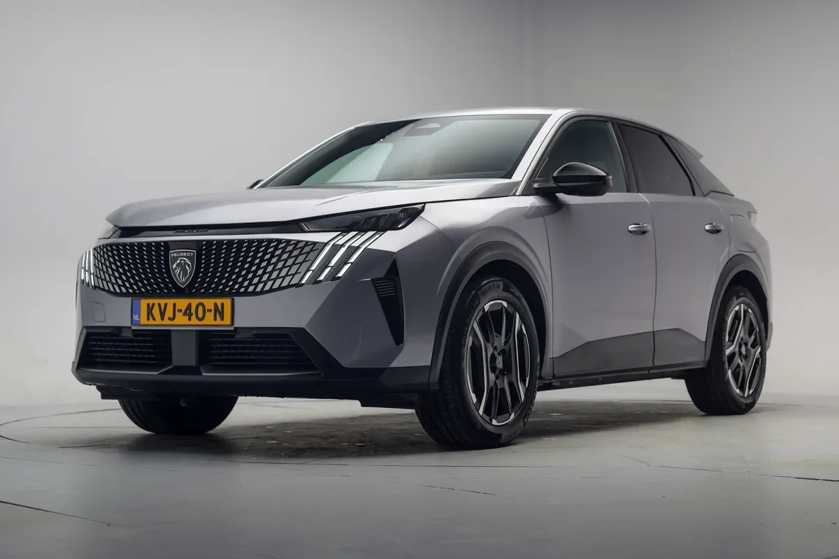 Peugeot e-3008 (2025) — foto 1
