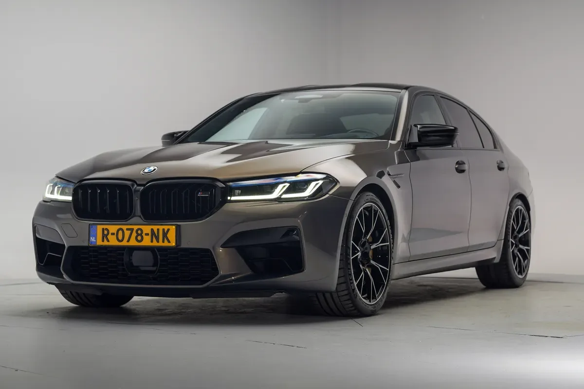 BMW M5 (2022) — foto 1
