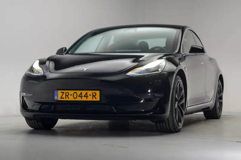 Tesla Model 3 (2019)