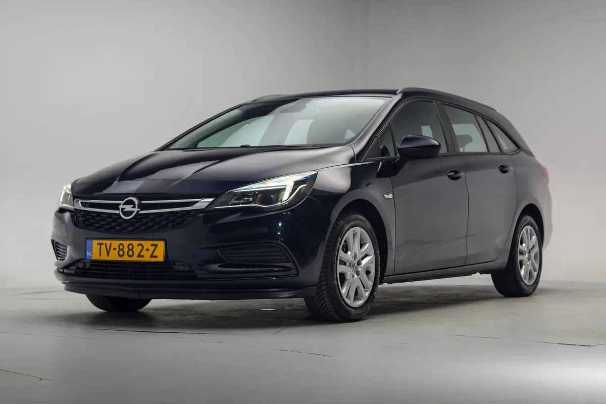 Opel Astra (2018) — foto 1