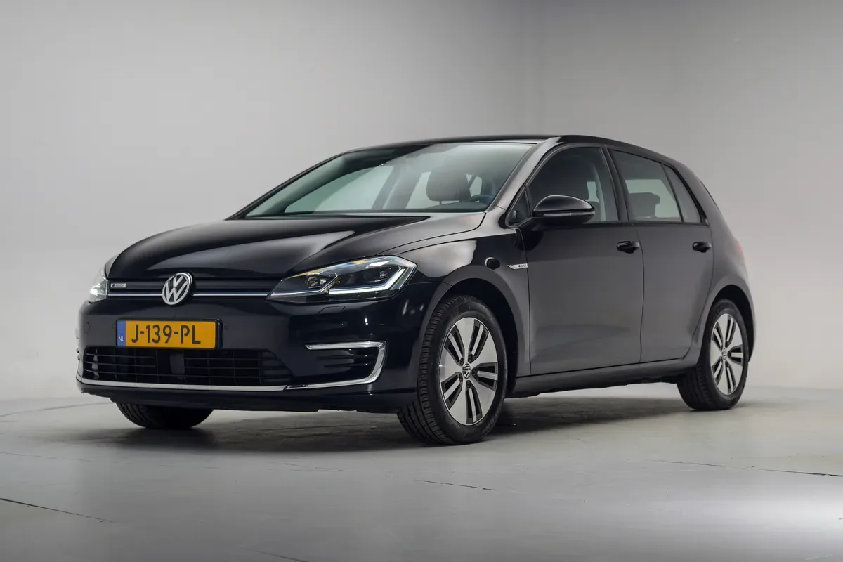Volkswagen E-Golf (2020) — foto 1