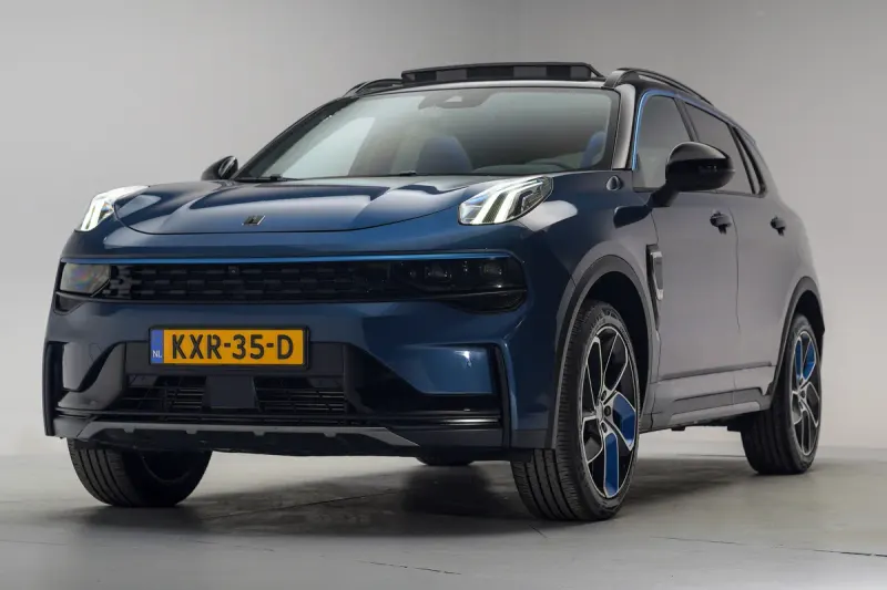 Lynk & Co 01 (2023)