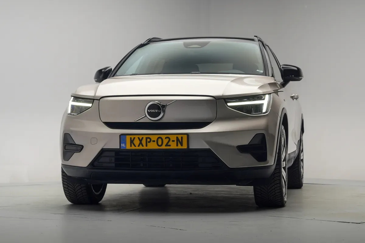 Volvo XC40 (2023) — foto 1