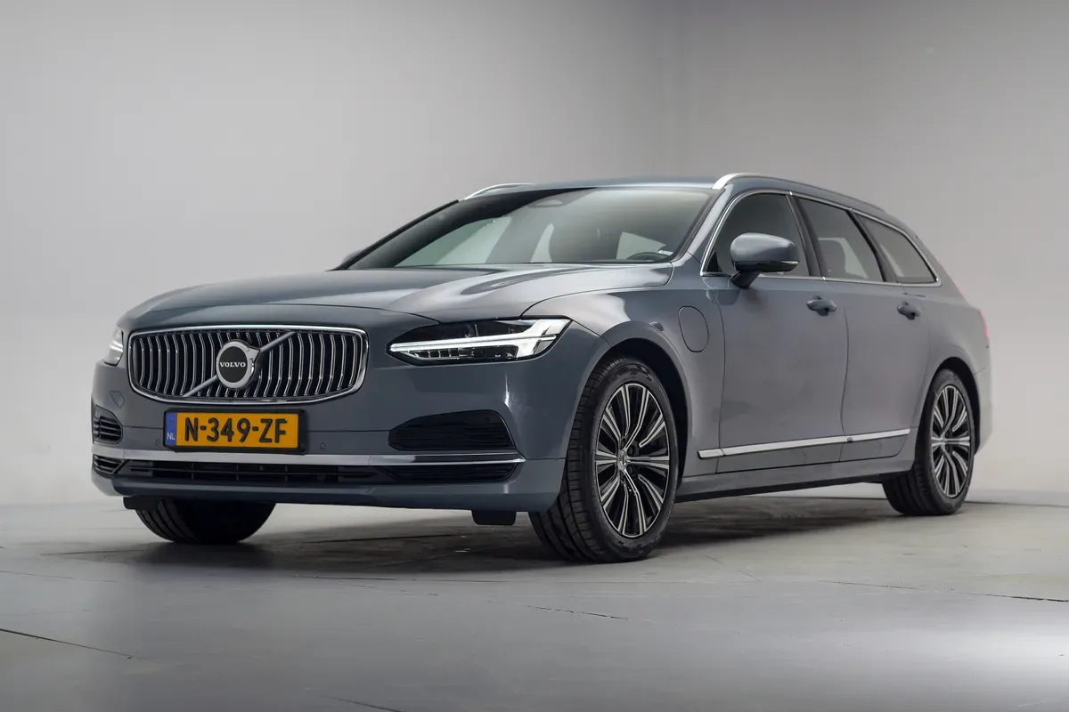 Volvo V90 (2022) — foto 1