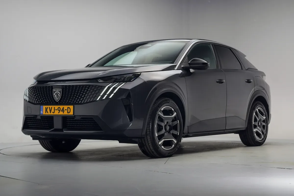 Peugeot e-3008 (2025) — foto 1