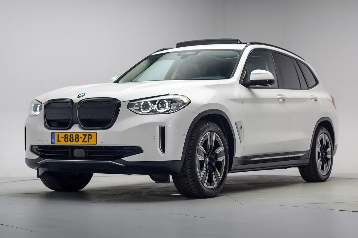 BMW iX3 (2021) — foto 1