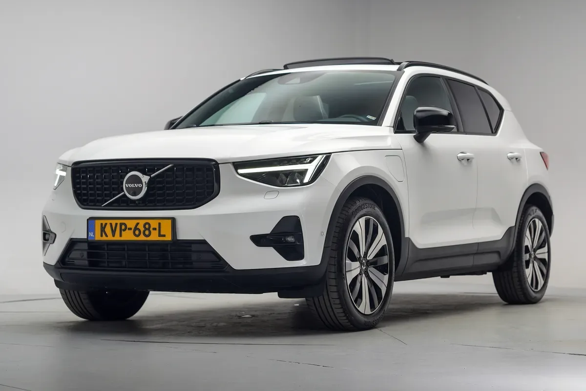 Volvo XC40 (2022) — foto 1
