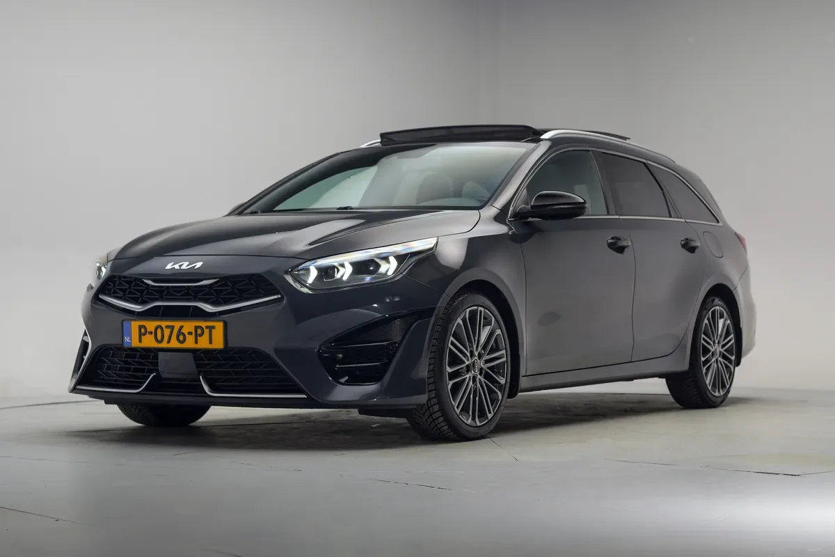 Kia Ceed (2022) — foto 1