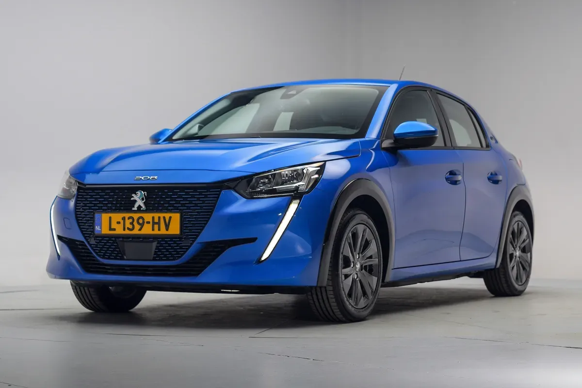 Peugeot e-208 (2020) — foto 1