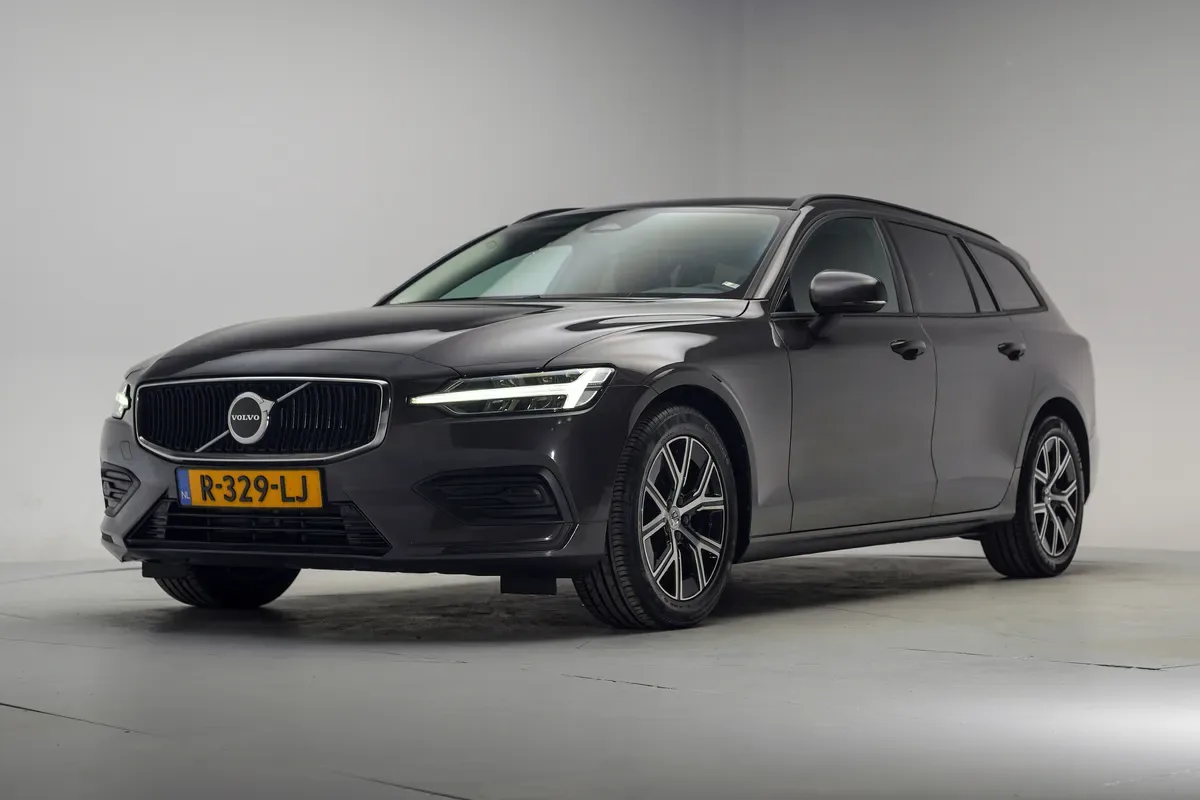 Volvo V60 (2022) — foto 1