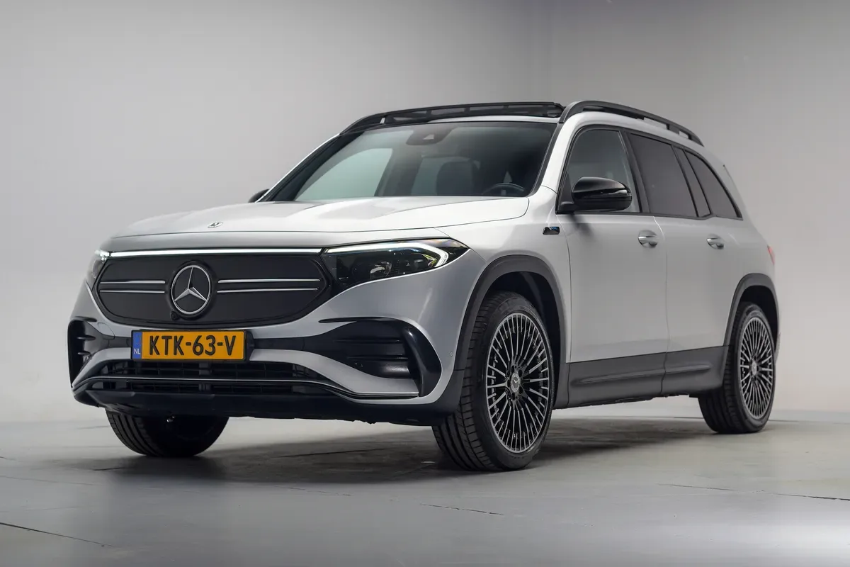 Mercedes-Benz EQB (2022) — foto 1