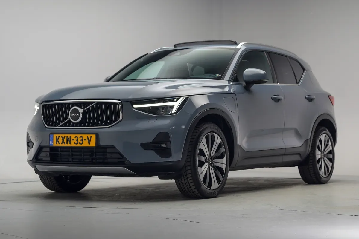 Volvo XC40 (2023) — foto 1