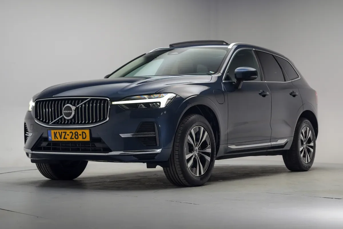 Volvo XC60 (2022) — foto 1