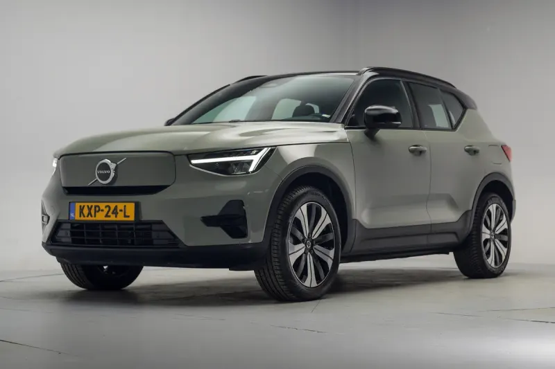 Volvo XC40 (2023)