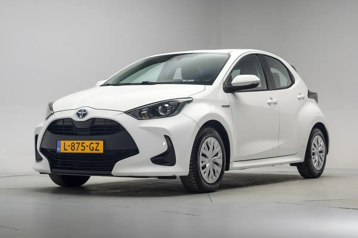 Toyota Yaris (2021) — foto 1