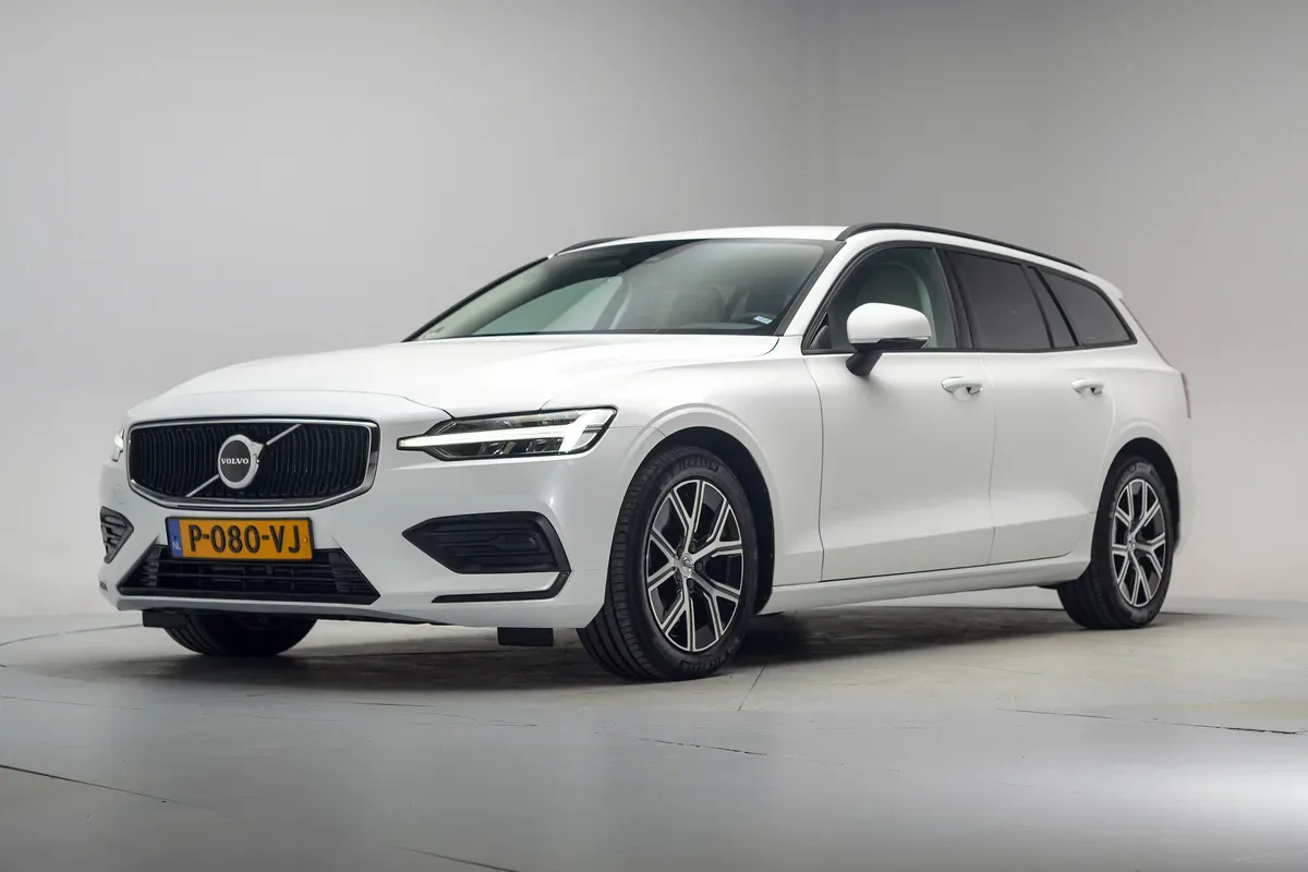 Volvo V60 (2022) — foto 1