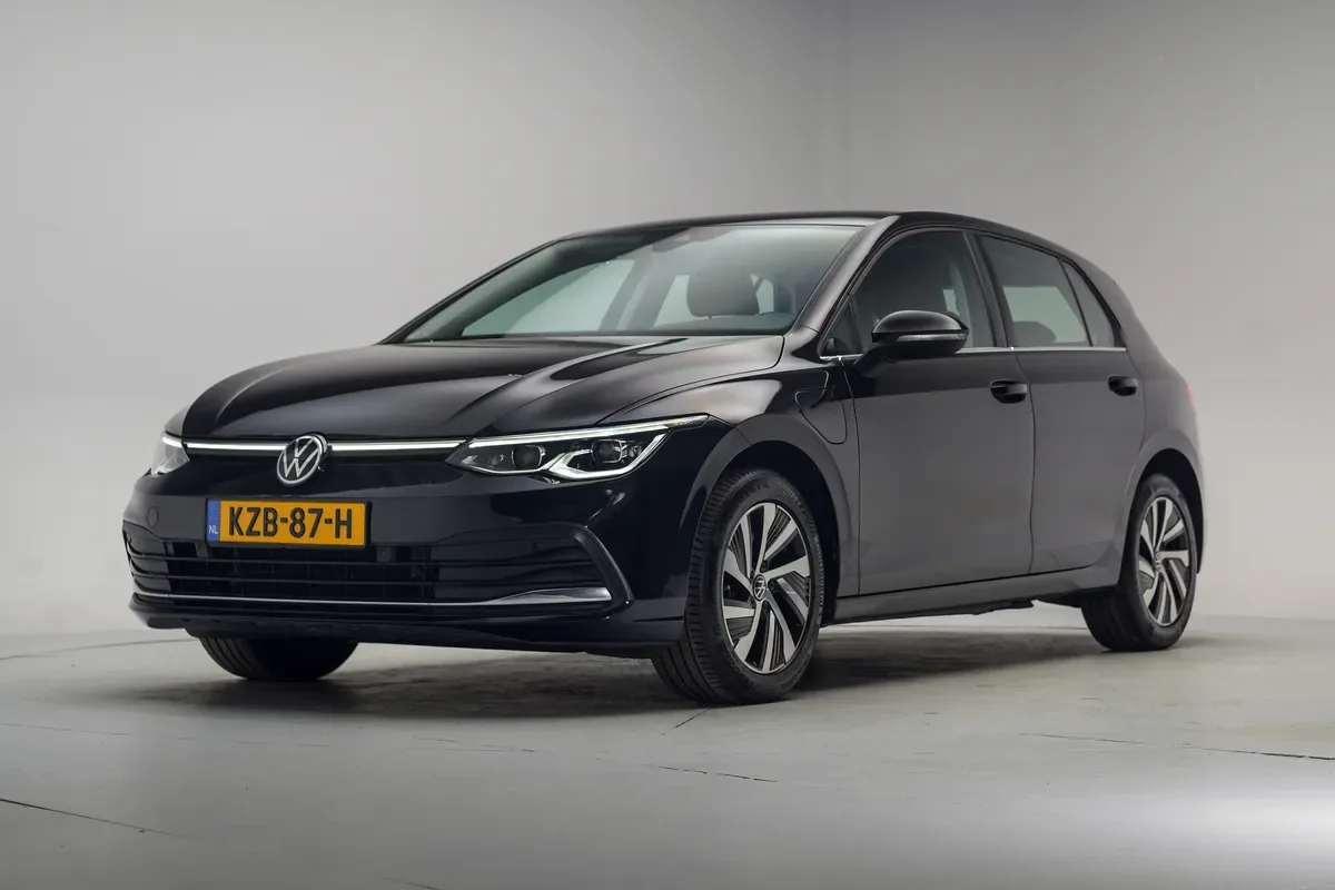 Volkswagen Golf (2021) — foto 1