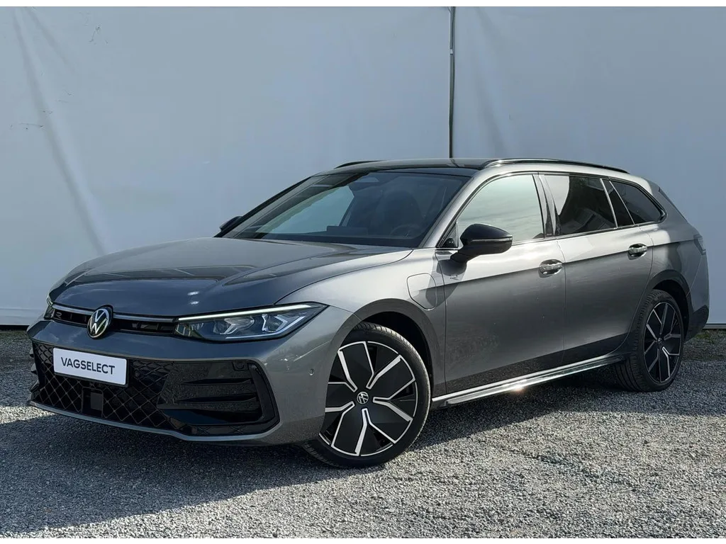 Volkswagen Passat (2025) — foto 1