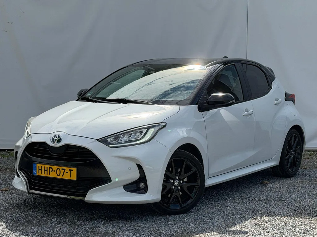 Toyota Yaris (2022) — foto 1