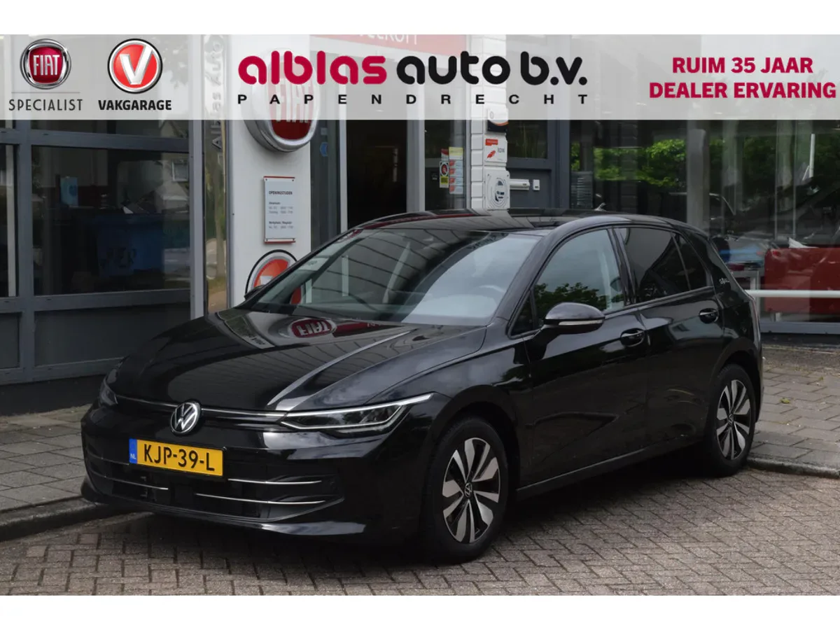 Volkswagen Golf (2025) — foto 1