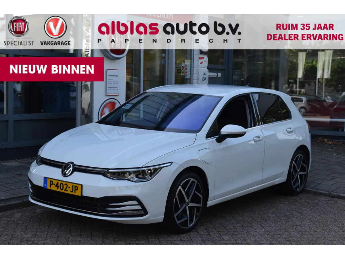 Volkswagen Golf (2020) — foto 1