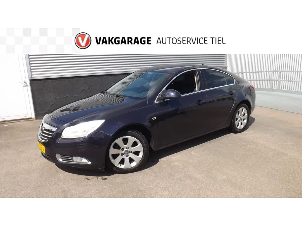 Opel Insignia (2013) — foto 1