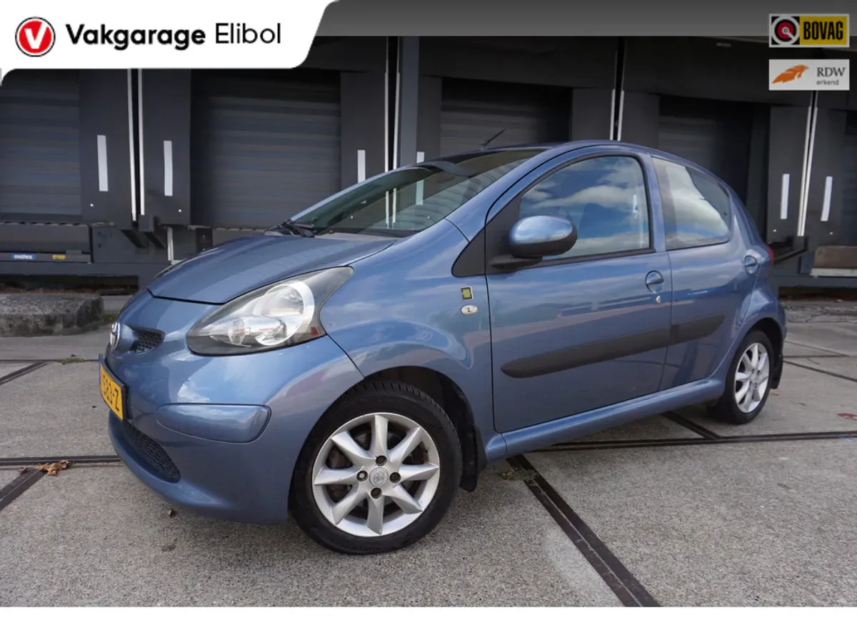 Toyota Aygo (2009) — foto 1