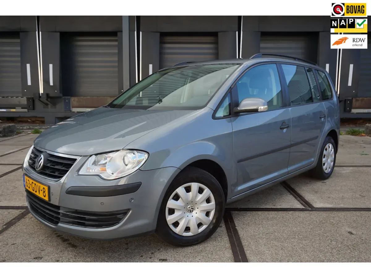 Volkswagen Touran (2008) — foto 1