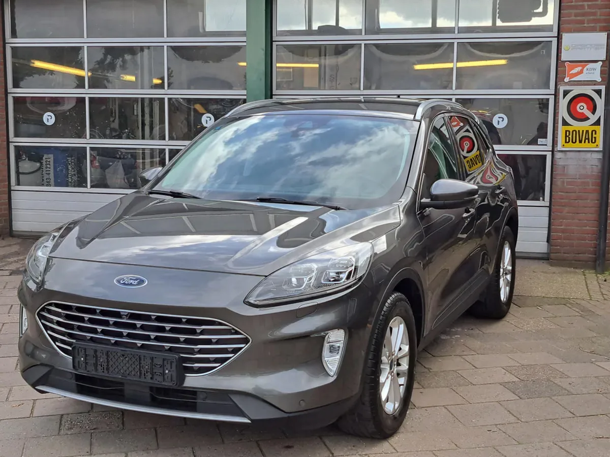 Ford Kuga (2020) — foto 1