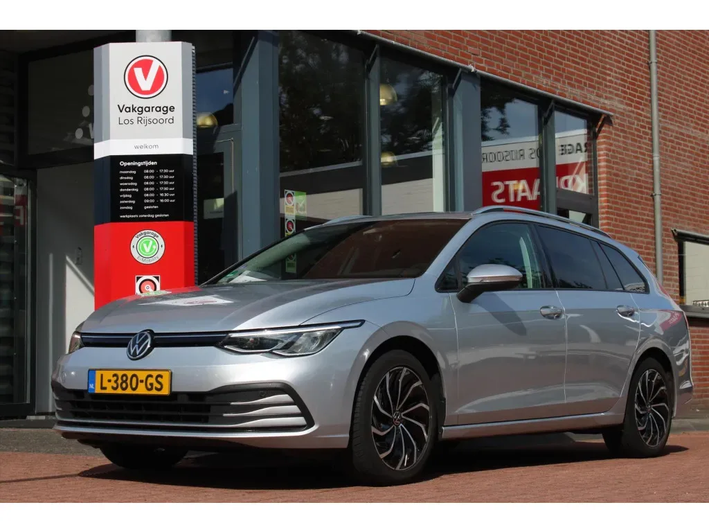 Volkswagen Golf (2021) — foto 1