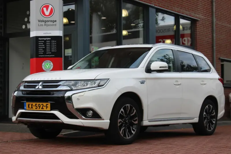 Mitsubishi Outlander (2015)