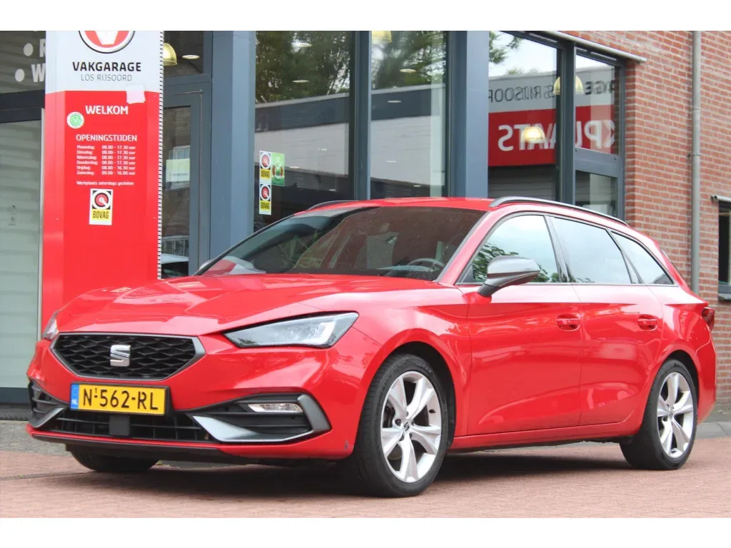 SEAT Leon Sportstourer (2021) — foto 1