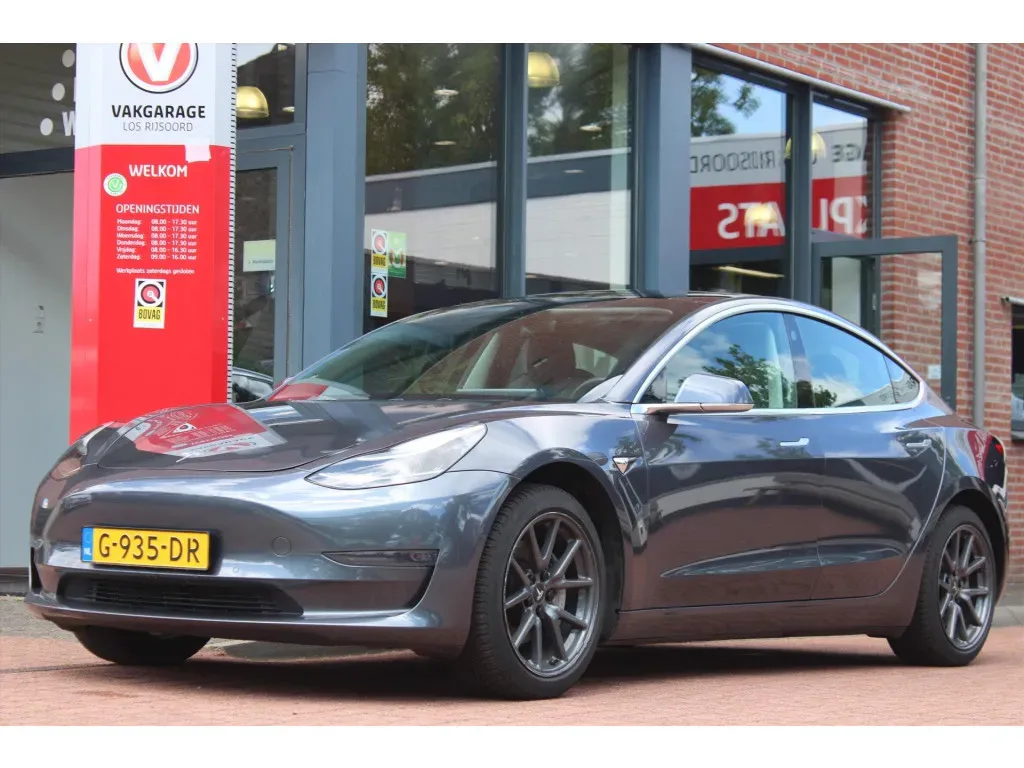 Tesla Model 3 (2019) — foto 1
