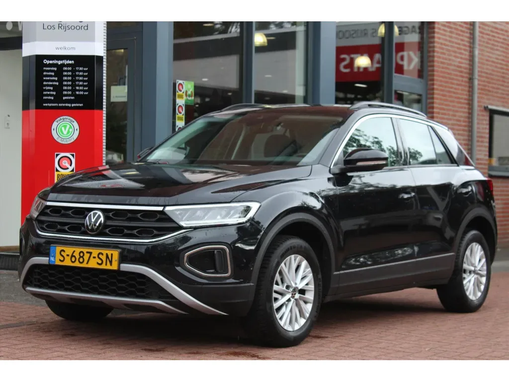 Volkswagen T-Roc (2023) — foto 1