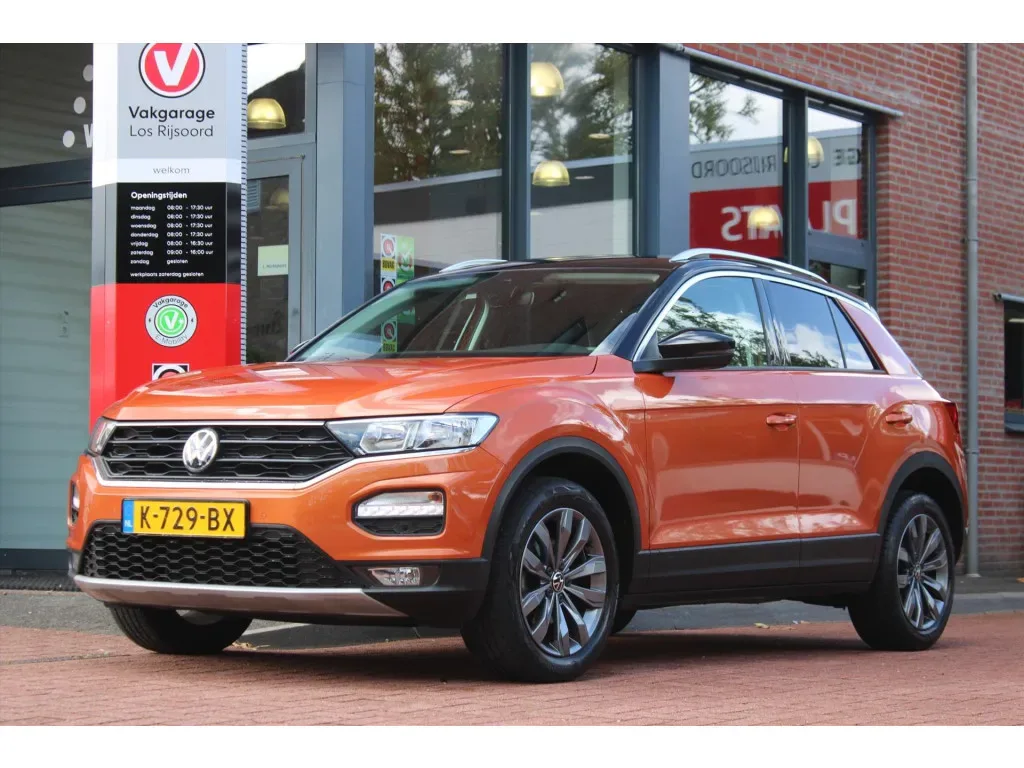 Volkswagen T-Roc (2020) — foto 1