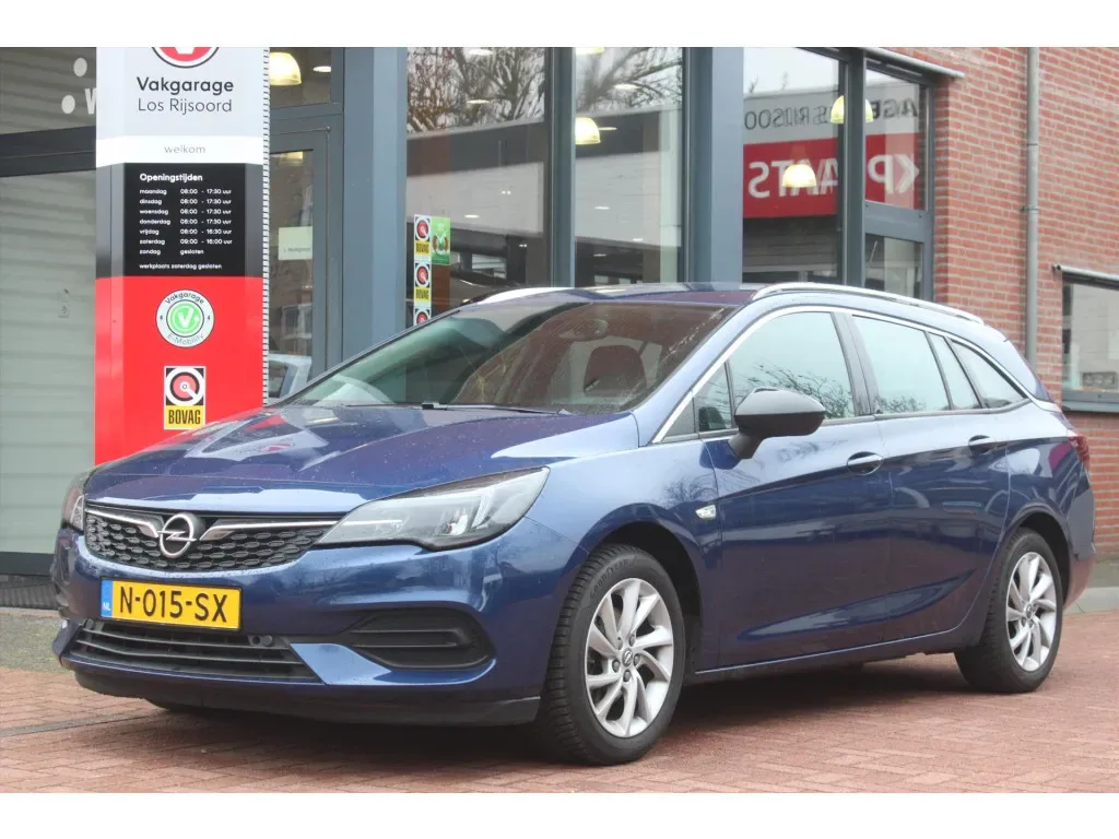 Opel Astra (2021) — foto 1