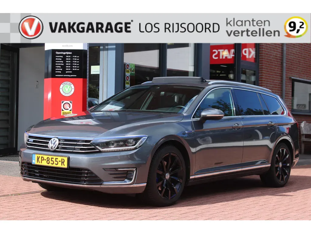 Volkswagen Passat (2016) — foto 1