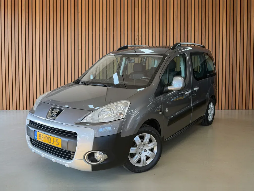 Peugeot Partner (2010) — foto 1