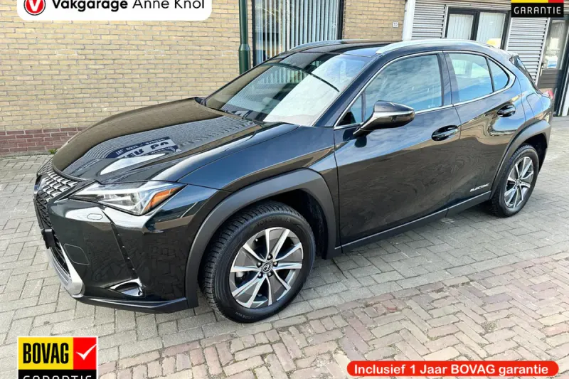 Lexus UX (2020)
