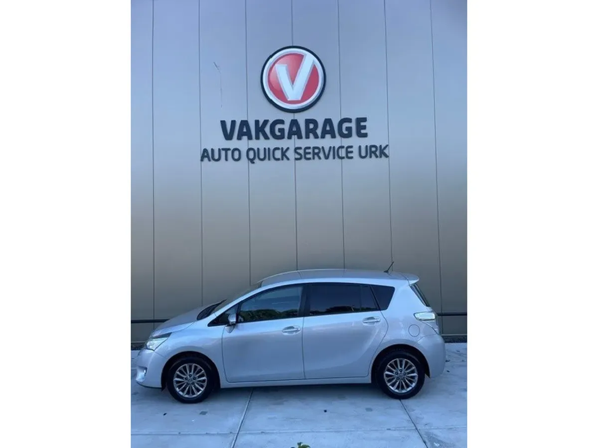 Toyota Verso (2016) — foto 1