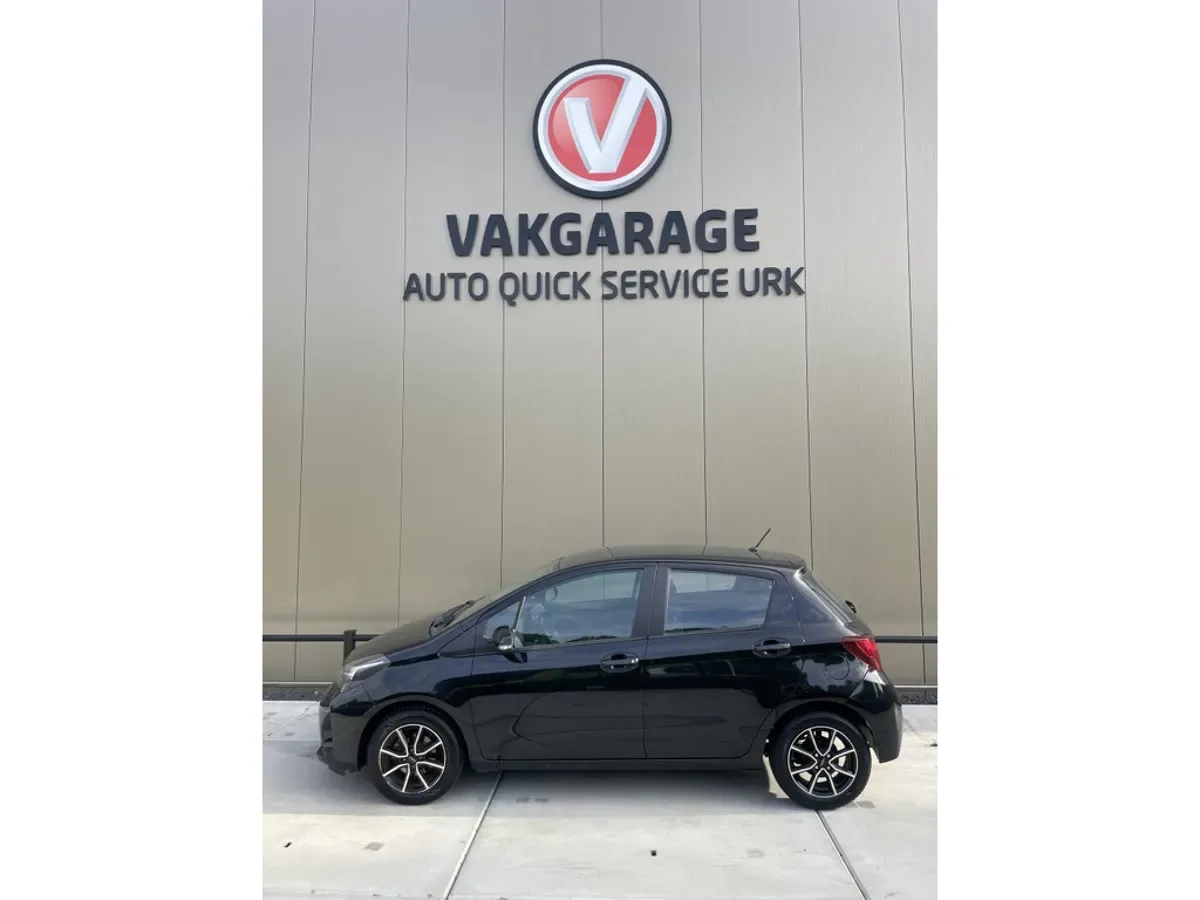 Toyota Yaris (2016) — foto 1
