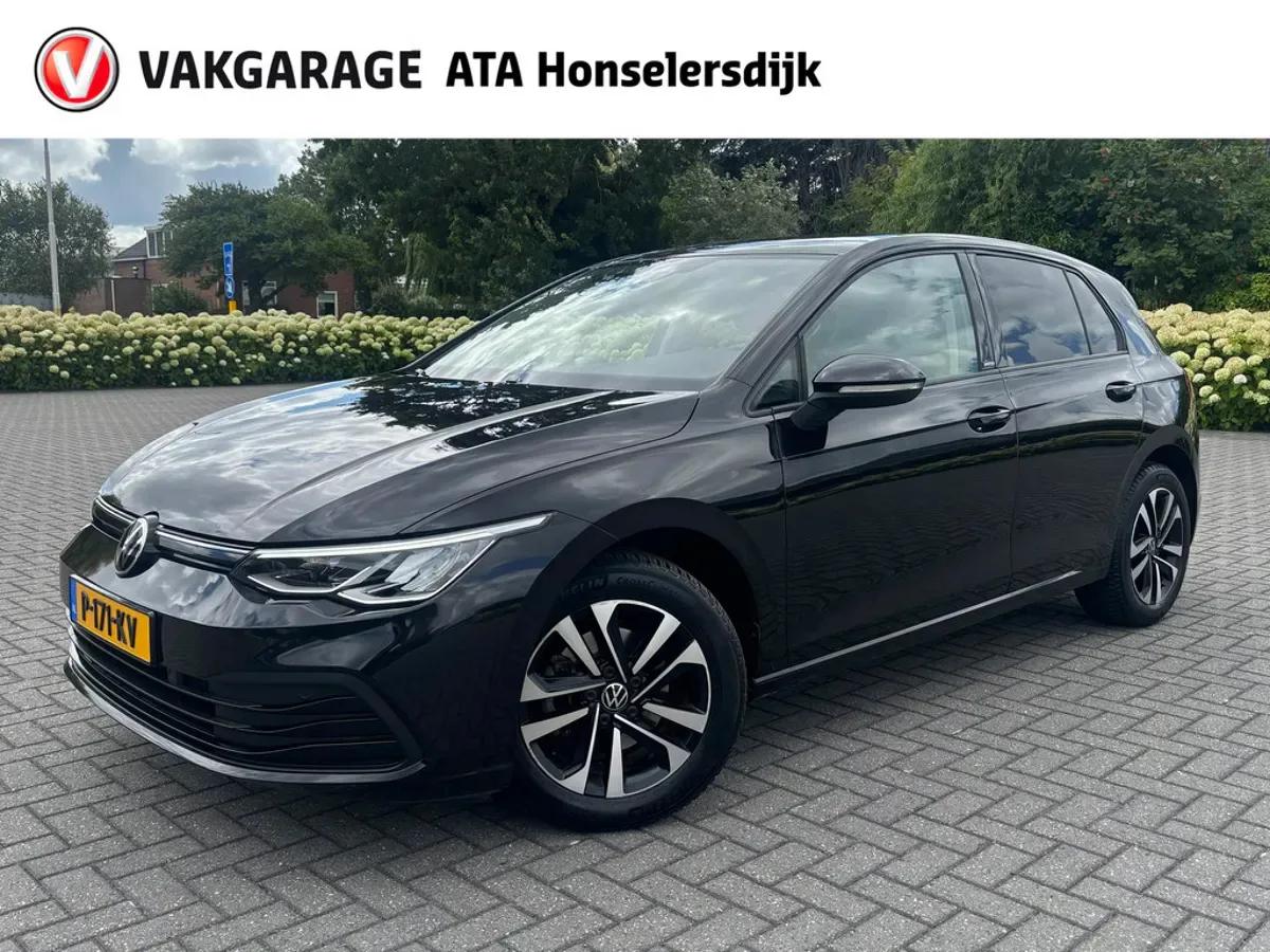 Volkswagen Golf (2021) — foto 1
