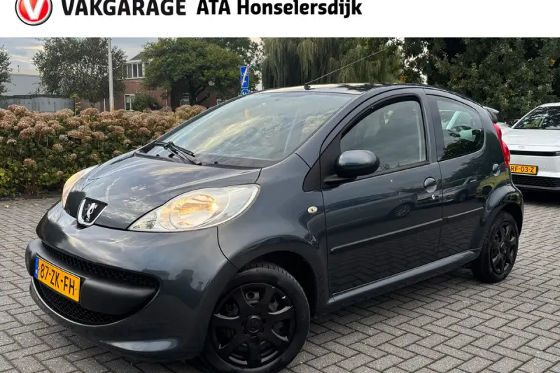 Peugeot 107 (2008)