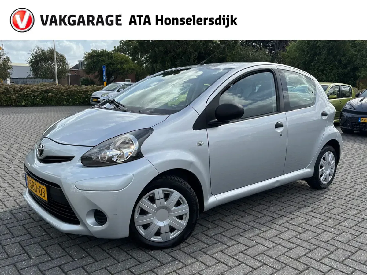 Toyota Aygo (2013) — foto 1
