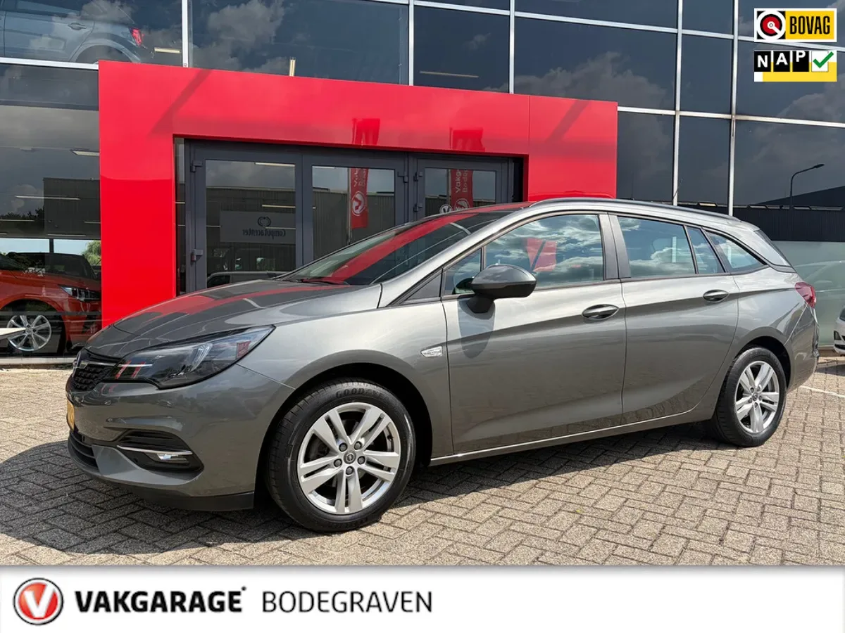 Opel Astra (2021) — foto 1