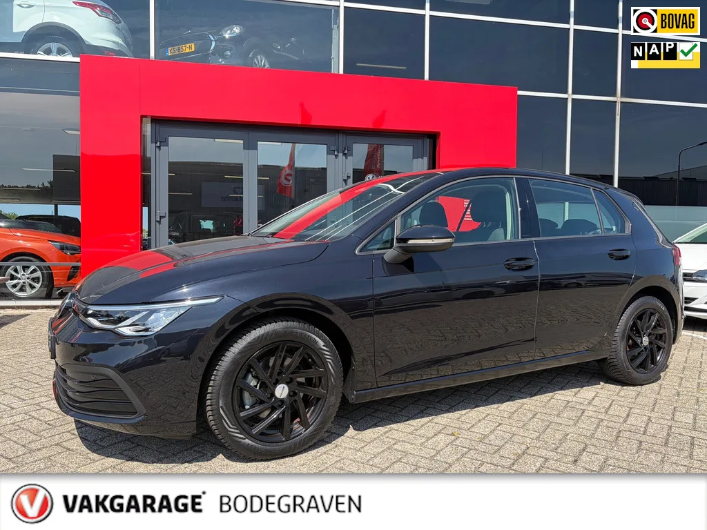Volkswagen Golf (2021) — foto 1
